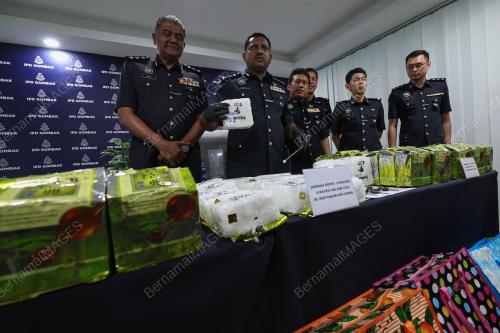 DATUK HUSSEIN OMAR KHAN