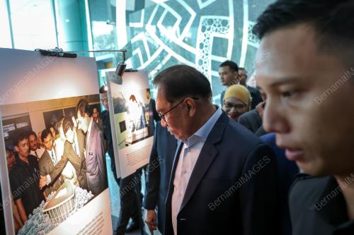 DATUK SERI ANWAR IBRAHIM