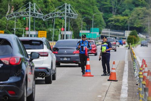 OPERASI KHAS TAILGATING