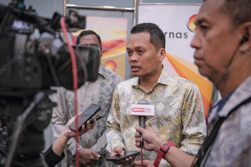NIK NAZMI NIK AHMAD