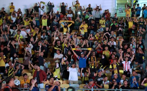 TAYANGAN SKRIN BESAR BOLA SEPAK