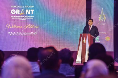 TAN SRI TENGKU MUHAMMAD TAUFIK