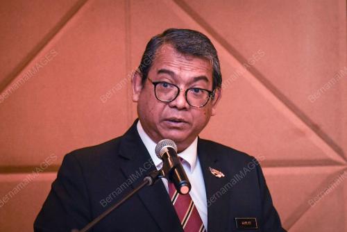 DATUK ROSLAN ABDUL RAHMAN