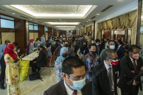 KIT UJIAN KIT KENDIRI RAPID ANTIGEN TEST DI PARLIMEN