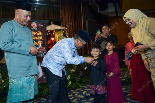 DATUK DR MOHD NA'IM MOKHTAR