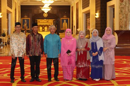 AL-SULTAN ABDULLAH RI'AYATUDDIN AL-MUSTAFA BILLAH SHAH