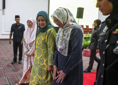 RAJA PERMAISURI AGONG RAJA ZARITH SOFIAH