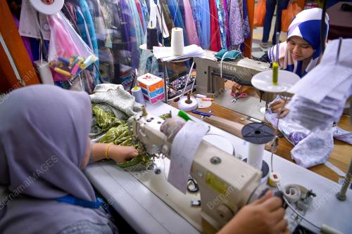 TEMPAHAN JAHIT BAJU RAYA