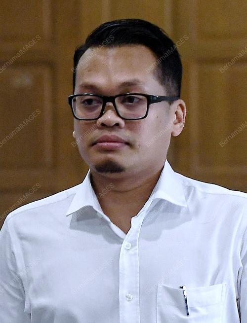 NIK NAZMI NIK AHMAD