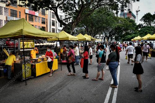 PASAR MALAM BEROPERASI SEMULA KETIKA PKP