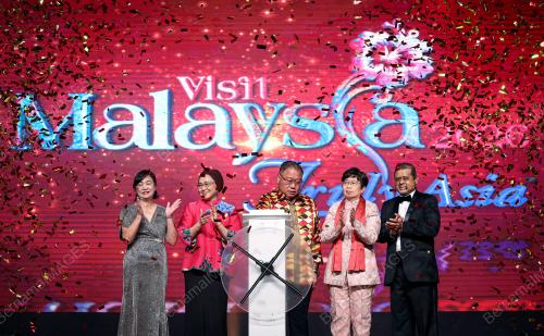 DATUK SERI TIONG KING SING
