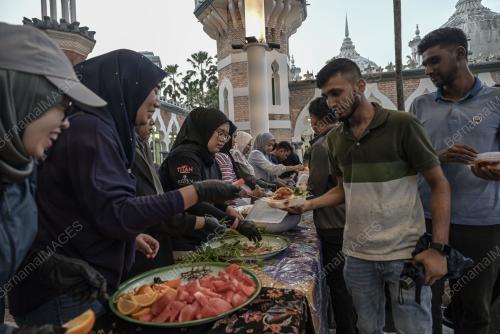 MASJID JAMEK BERBUKA PUASA
