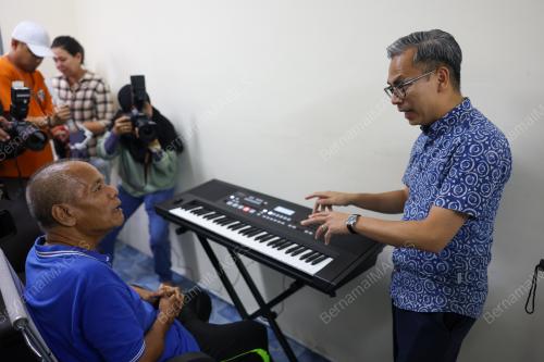 FAHMI FADZIL
