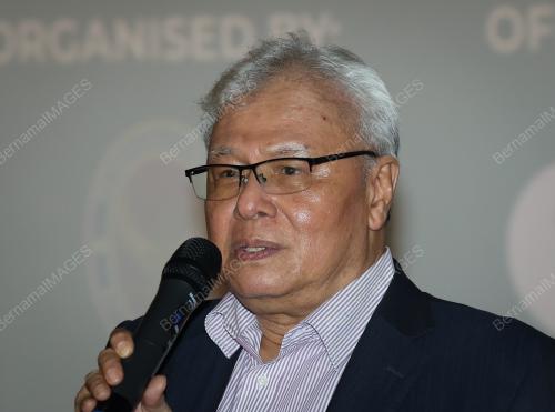 DATUK KAMIL OTHMAN