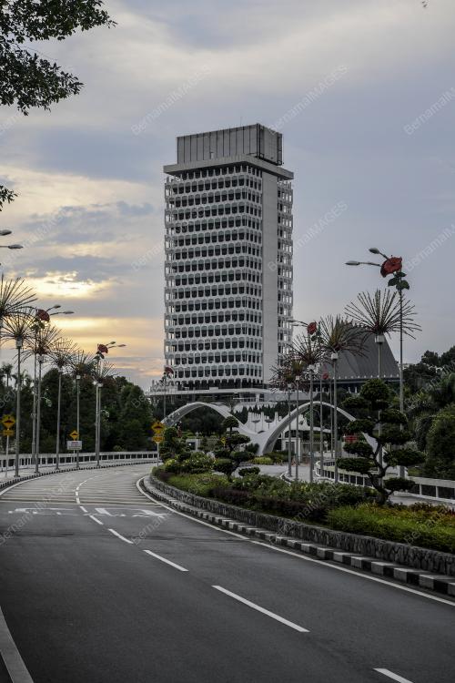 TINJAUAN SEMPENA PENGUMUMAN PELAN PEMULIHAN NEGARA