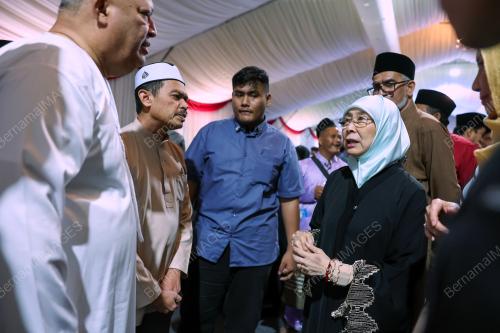 DATUK SERI DR WAN AZIZAH WAN ISMAIL