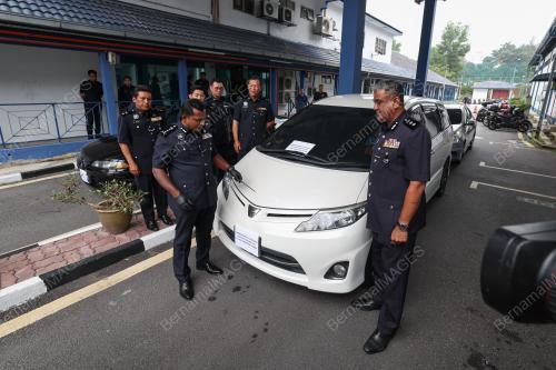 DATUK HUSSEIN OMAR KHAN
