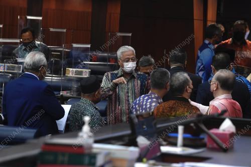 DATUK SERI ISMAIL SABRI YAAKOB