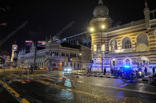 PEMASANGAN PAGAR DI DATARAN MERDEKA