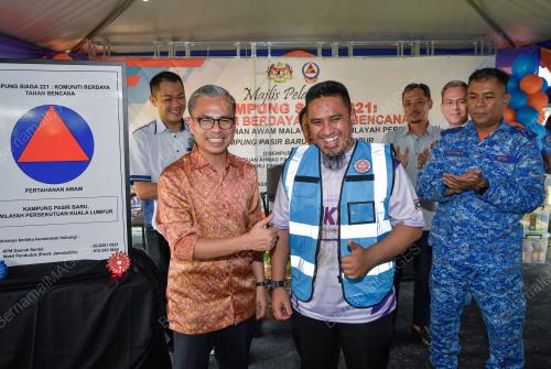 FAHMI FADZIL