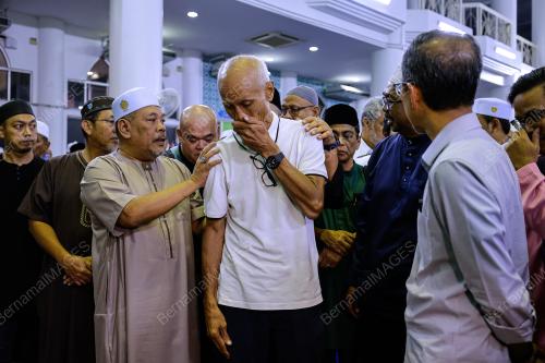 ALLAHYARHAM LT KDR WAN REZAUDEEN KAMAL WAN ZAINAL ABIDIN