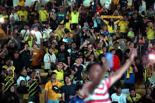 TAYANGAN SKRIN BESAR BOLA SEPAK