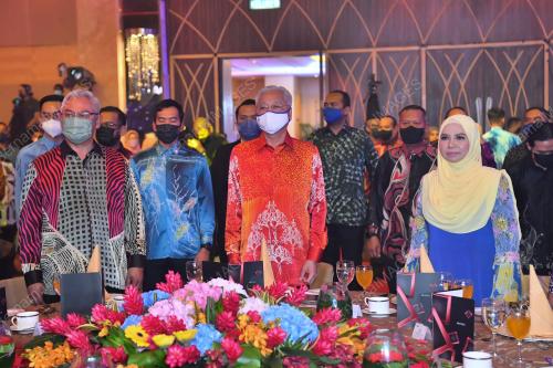 DATUK SERI ISMAIL SABRI YAAKOB
