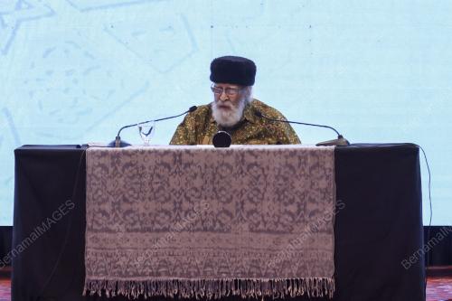 PROFESOR DIRAJA TAN SRI DR. SYED MUHAMMAD NAQUIB AL-ATTAS