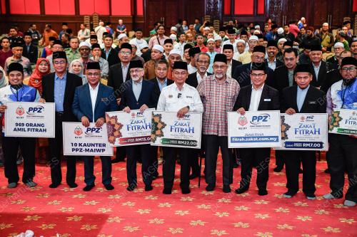 DATUK DR MOHD NA'IM MOKHTAR