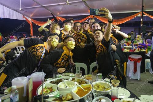 DATUK SERI AHMAD FAIZAL AZUMU
