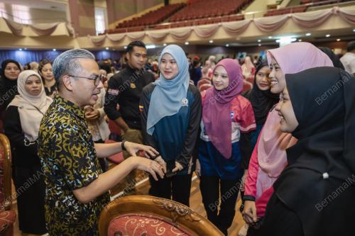 DATUK FAHMI FADZIL