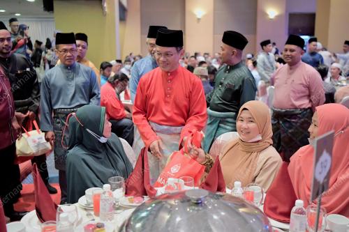 SENATOR DATUK DR NAÃ•IM MOKHTAR