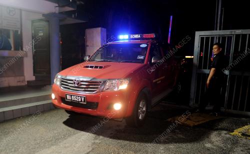 KL60_29072015_MENARA_TERBAKAR