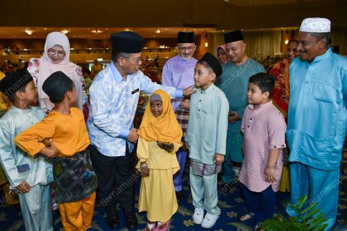 DATUK DR MOHD NA'IM MOKHTAR