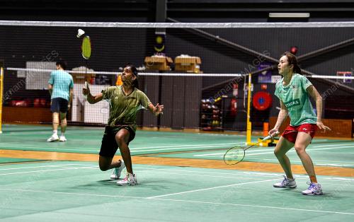LATIHAN BADMINTON