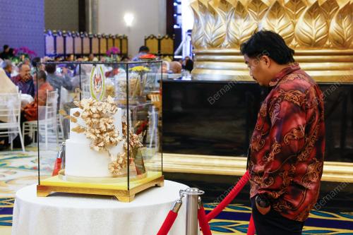 KEK ULANGTAHUN HARI KEPUTERAAN RASMI YANG DI-PERTUAN AGONG