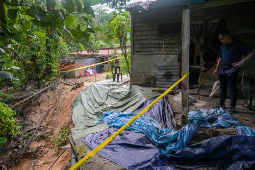 TANAH RUNTUH DI KG ORANG ASLI BATU 12