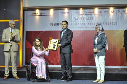 TENGKU AMIR SHAH SULTAN SHARAFUDDIN IDRIS SHAH