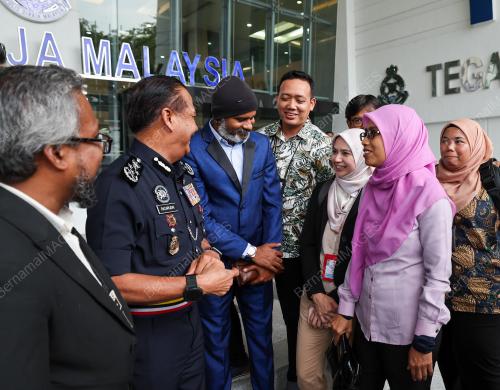 TAN SRI RAZARUDIN HUSAIN