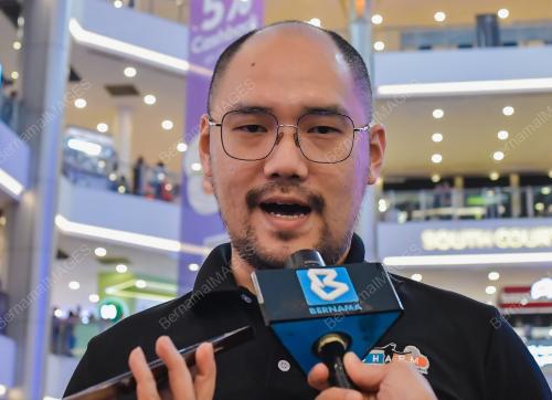 LIM CHIN HAU