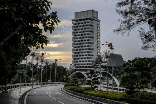 TINJAUAN SEMPENA PENGUMUMAN PELAN PEMULIHAN NEGARA