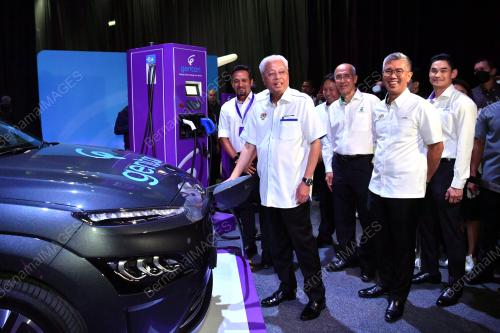 DATUK SERI ISMAIL SABRI YAAKOB