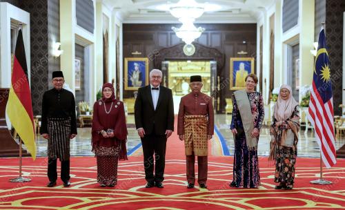 AL-SULTAN ABDULLAH RI'AYATUDDIN AL-MUSTAFA BILLAH SHAH