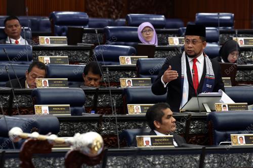 DATUK AHMAD MARZUK SHAARY