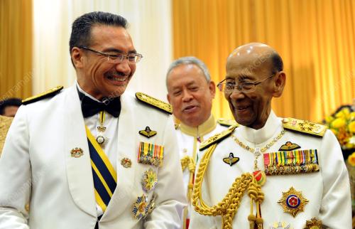 KL61_18112016_AGONG