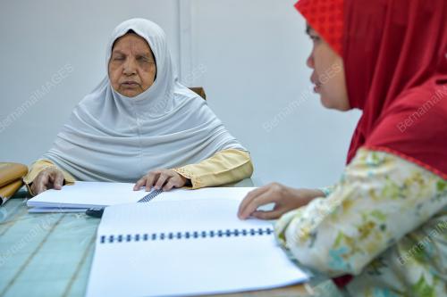 GOLONGAN BUTA YANG CELIK AL-QURAN