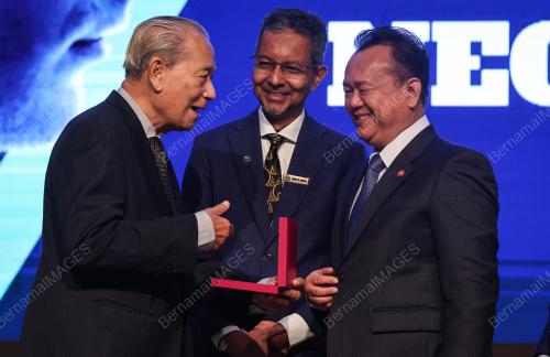 DATUK SERI ALEXANDER NANTA LINGGI