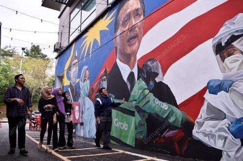 MURAL PETUGAS BARISAN HADAPAN COVID-19