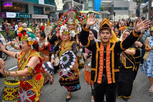 PERARAKAN BUDAYA BORNEO