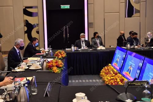 DATUK SERI ISMAIL SABRI YAAKOB